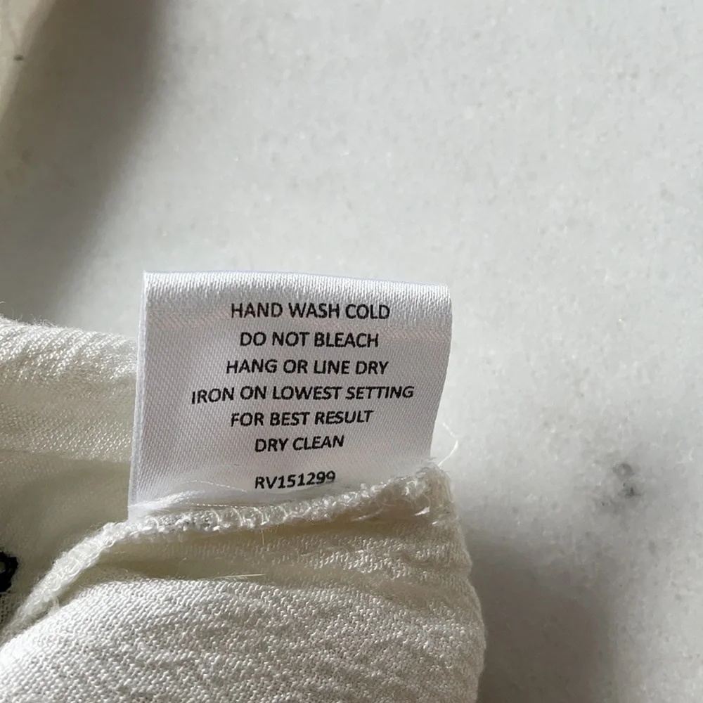 Romeo & Juliet Couture Embroidered Top - Size M - Picture 8 of 9